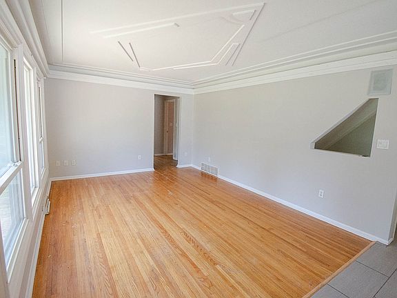 3rd image of 2114 24th St NW