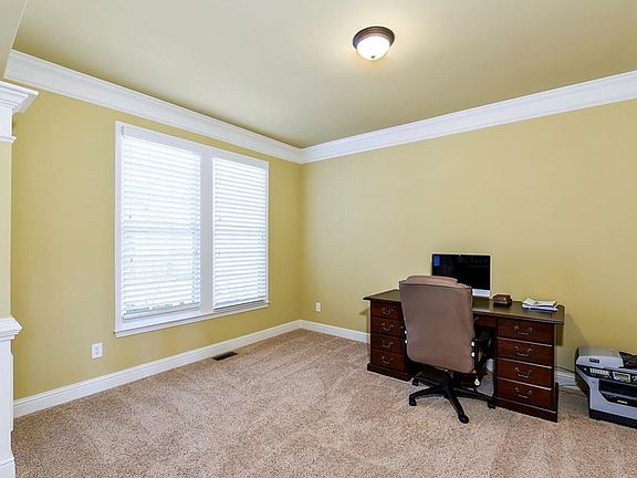 5th image of 110 Olde Heritage Way
