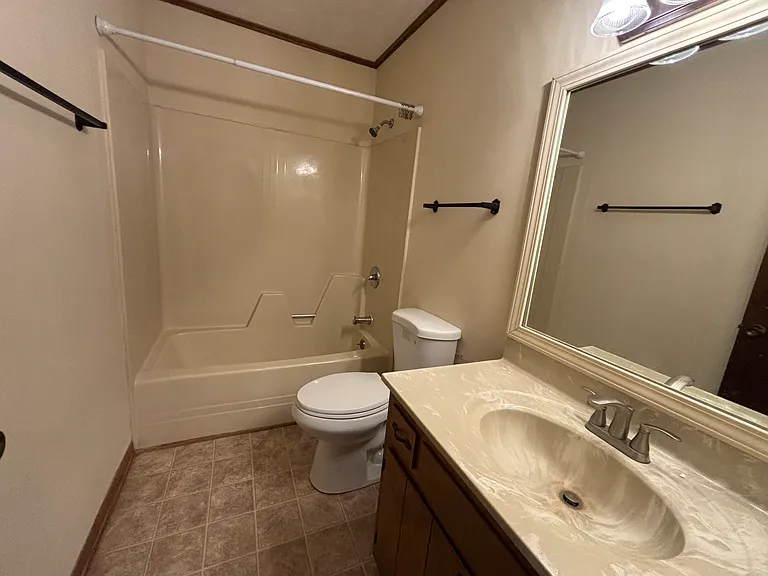 113 Goldenview Ln — Photo 6