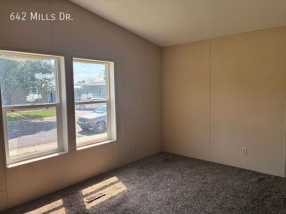 3rd image of 642 E Mills Dr