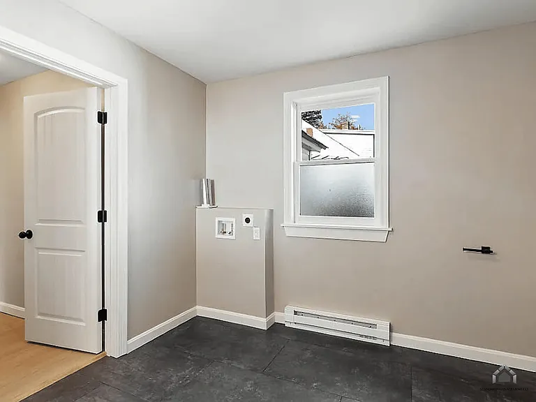15 Elmhurst St — Photo 8