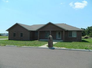 2401 Fruit Station Dr, Mountain Grove, MO 65711