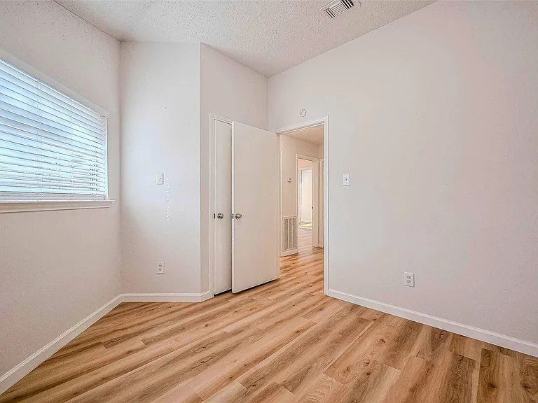 18211 Dinner Creek Dr — Photo 11