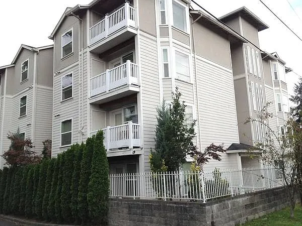 The Burnside Station Apts. — Photo 10