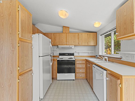 2nd image of 1537 N Siano Loop