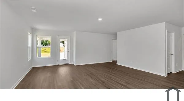 5 bed, 2016 sqft, $2,350 — Photo 4