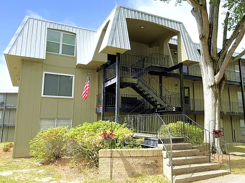 207 Riverbend Dr #207 Photo 1