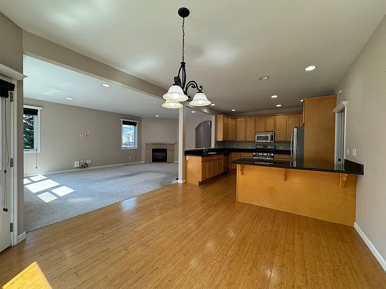 4467 Castlerock Dr — Photo 25