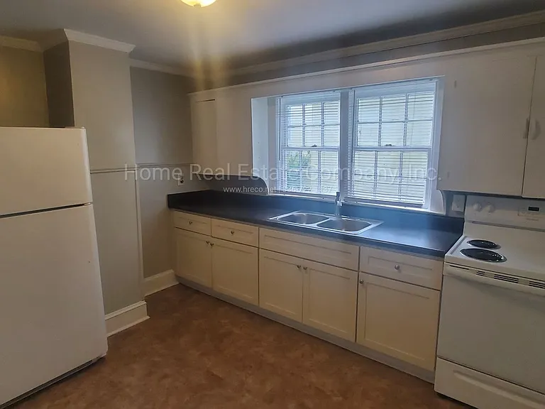 2705 Ludwig St — Photo 7