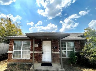 515 NW 11th St, Grand Prairie, TX 75050