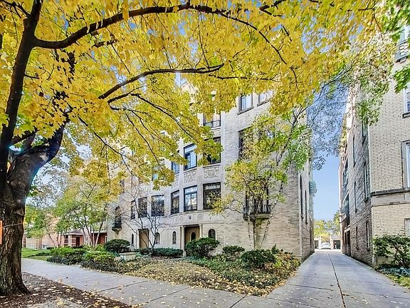 2nd image of 2221 W Farwell Ave #2