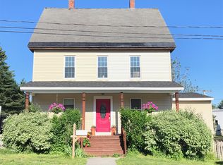 18 Prospect St, Topsham, ME 04086