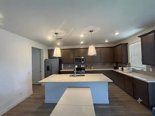 745 W Sparrow Dr — Photo 3