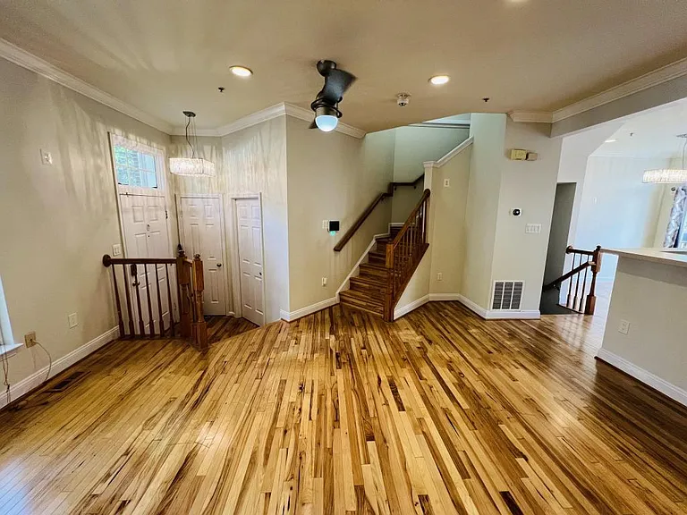 10016 Greenspire Way — Photo 3