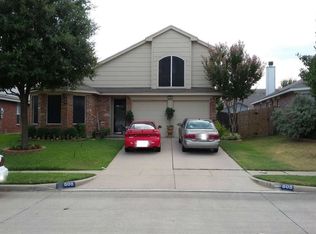 808 Meadowlark Dr, Saginaw, TX 76131