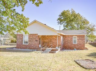 906 S Van Buren Ave, Elk City, OK 73644