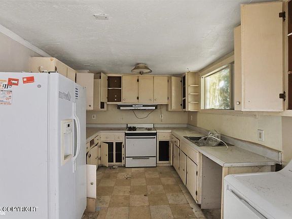 4th image of 6741 E 12th Ave