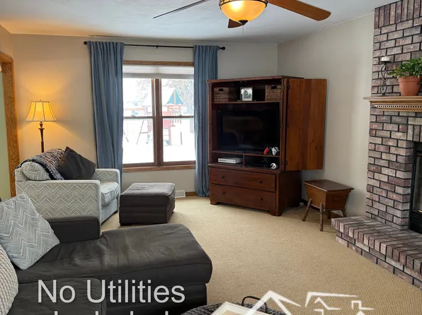 1656 Northridge Ct, Menasha, WI 54952