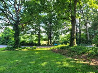 58 McIntosh Rd, Asheville, NC 28806