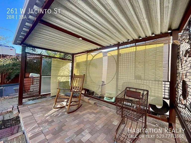 261 W Jacinto St — Photo 19