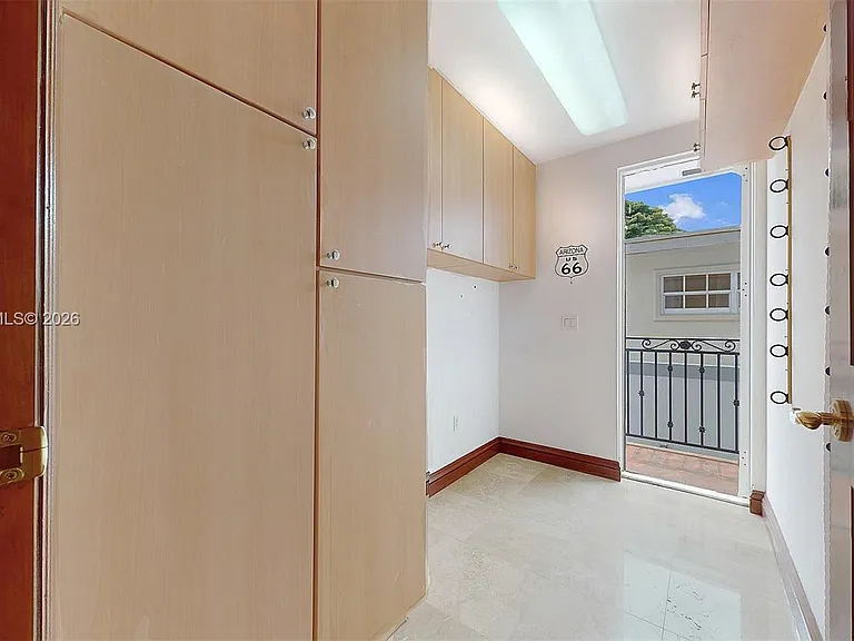 1131 Stillwater Dr — Photo 15