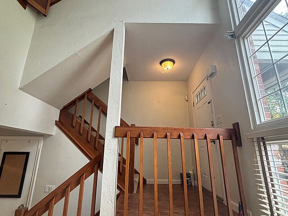 4th image of 117 Tall Oaks Dr Unit A