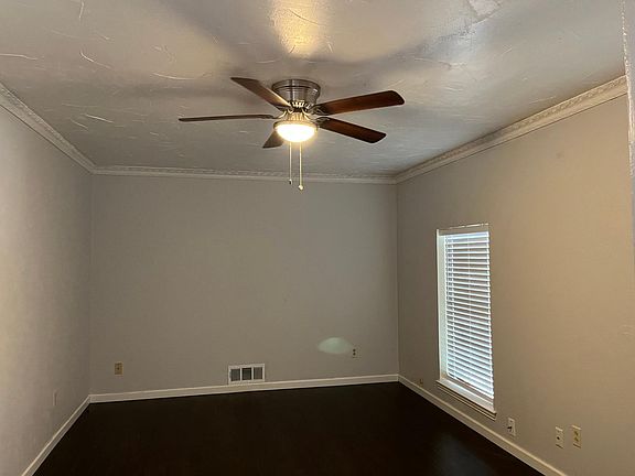 2nd image of 3922 Jackson Dr