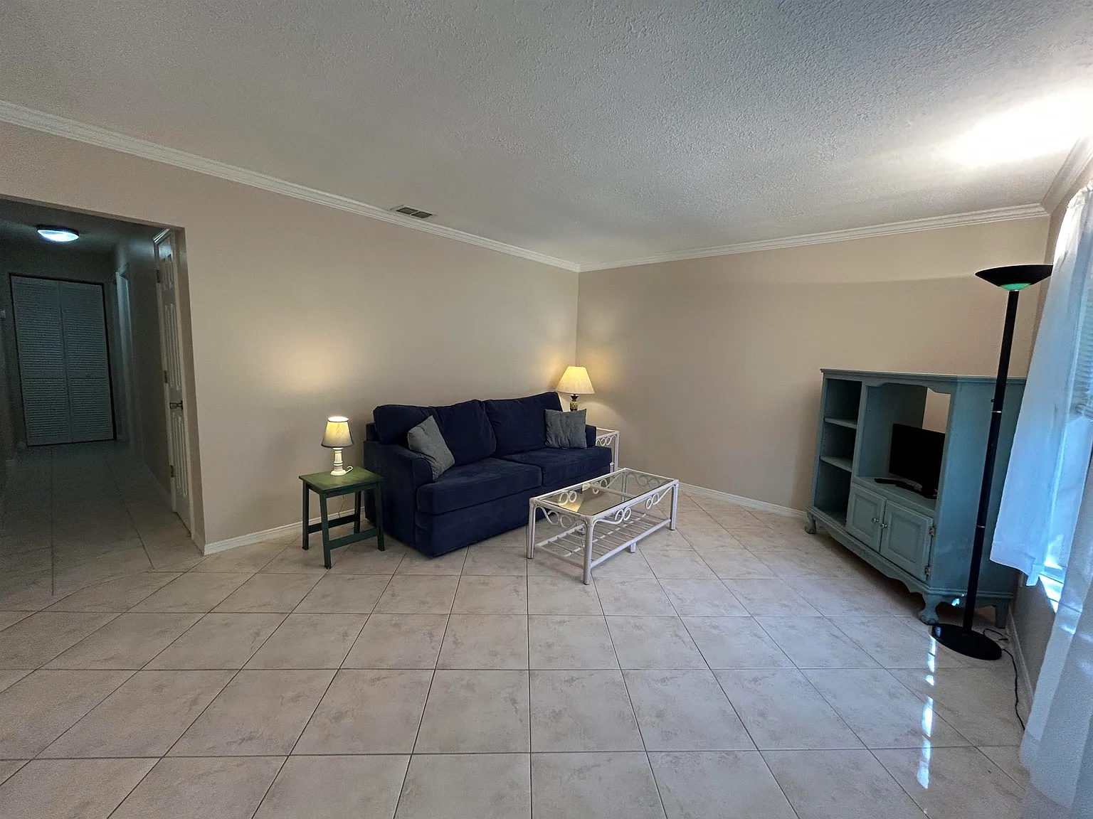 2 bed, 947 sqft, $1,800 — Photo 2
