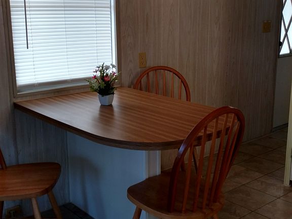 4th image of 33 Lake Griffin Dr