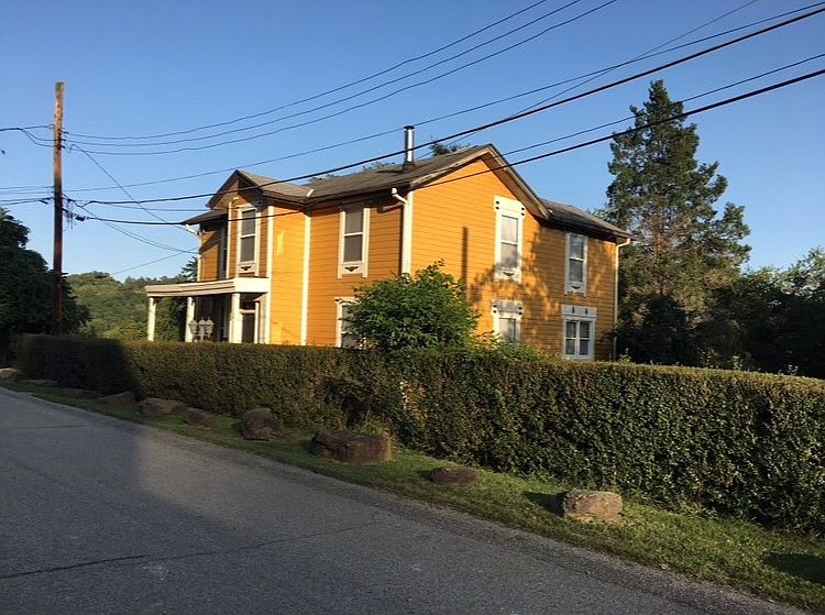 2nd image of 816 Thompson St