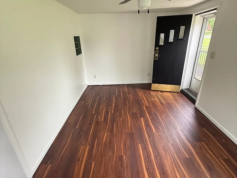 2107 N Lehman Rd — Photo 12