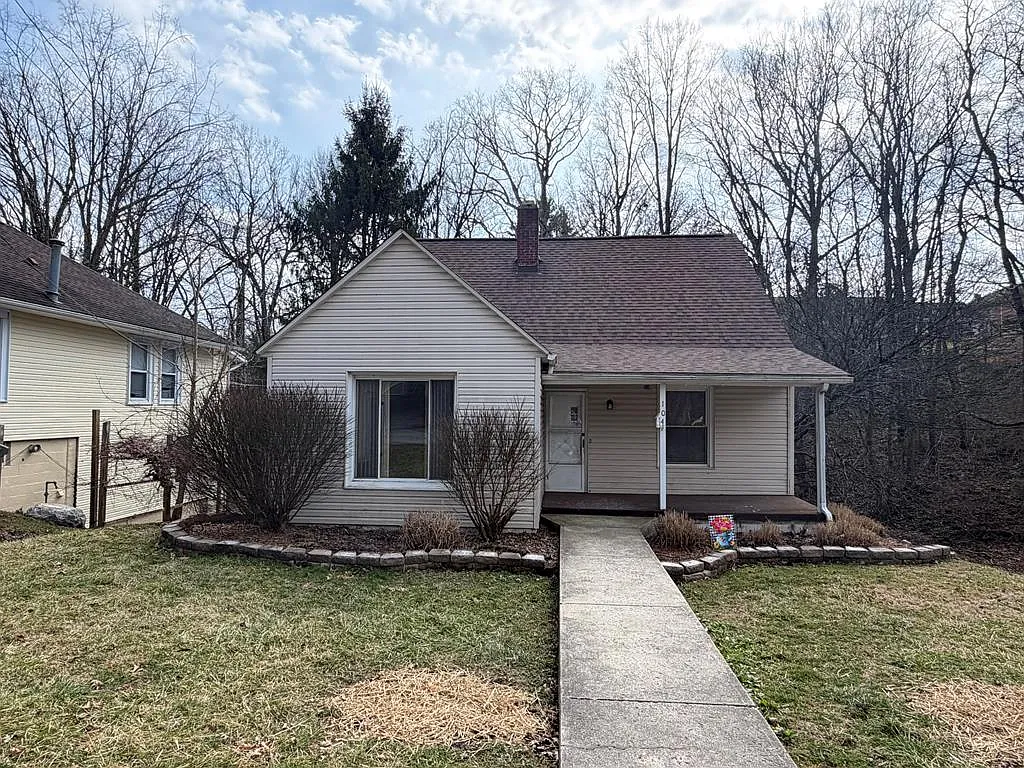 104 Pine St photo 1