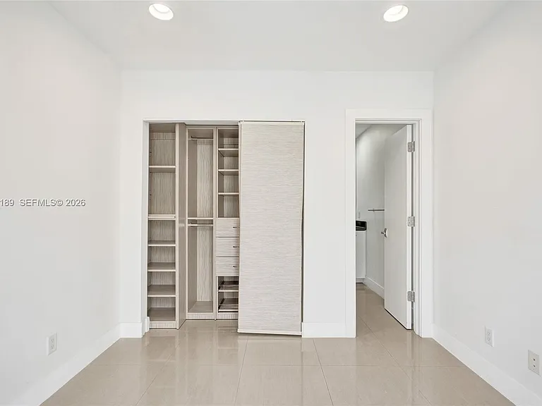 820 NE 7th St #G — Photo 37
