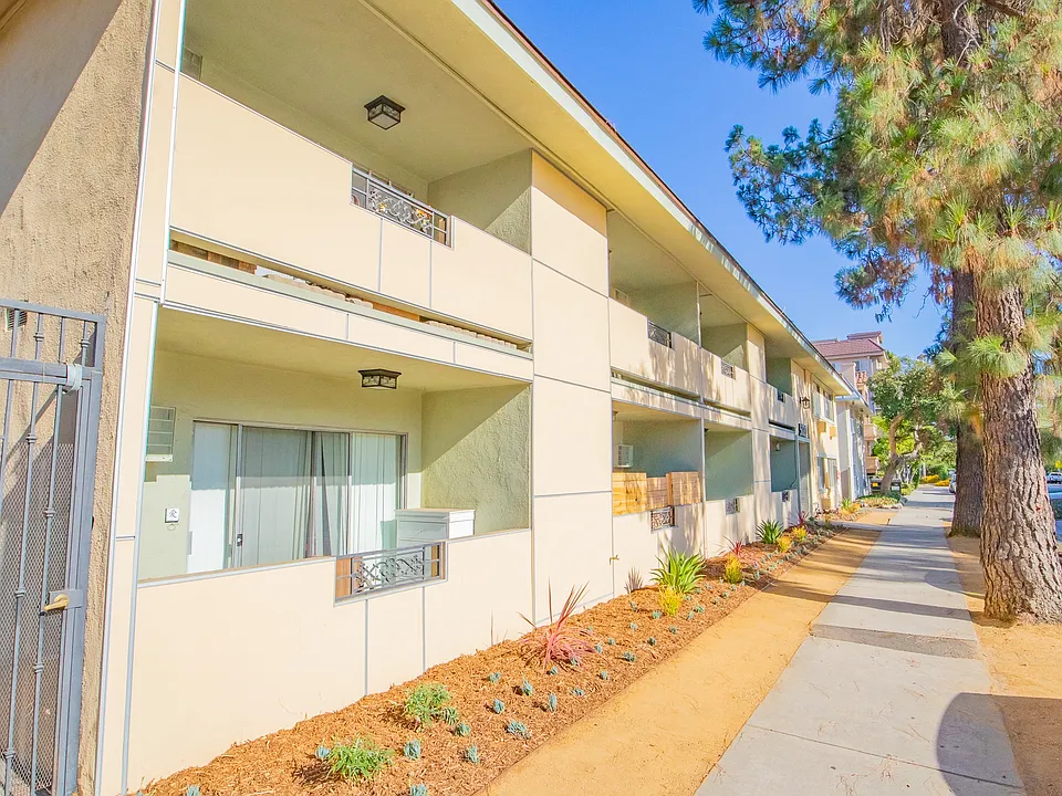 Tujunga Apartments