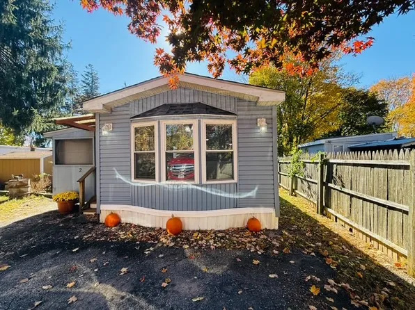 2 Lilac Ln, Mahopac, NY 10541