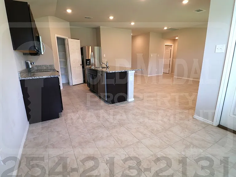 5004 Karen Green Dr — Photo 7