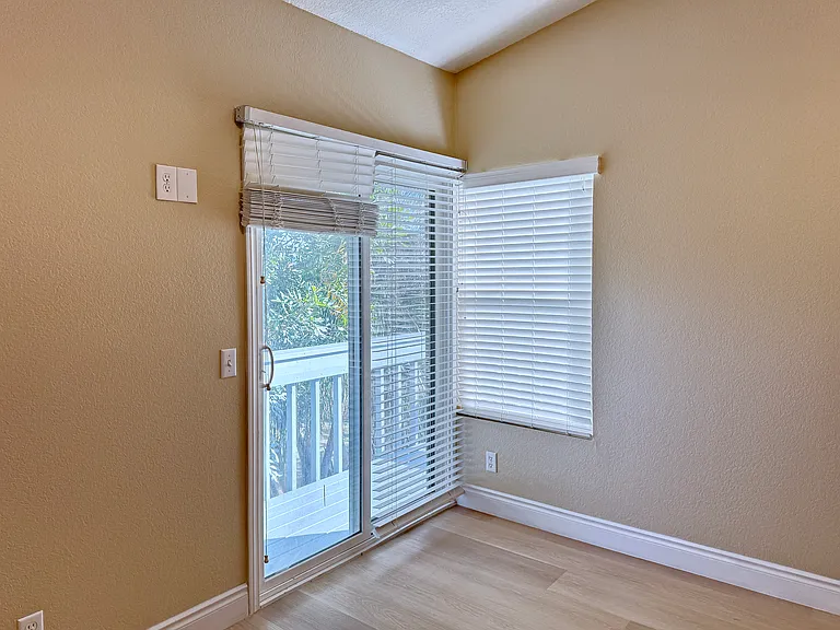 1652 Longview Dr — Photo 11
