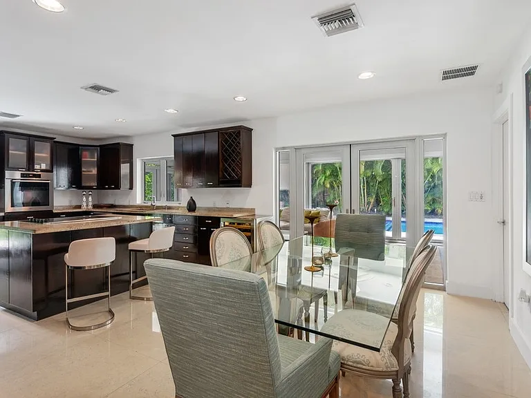 SW 63rd Pl — Photo 8