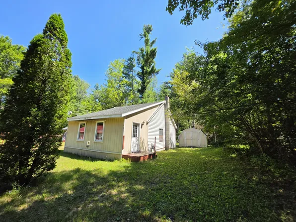109 Seaton Dr, Mio, MI 48647