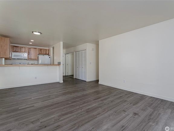 2nd image of 309 W Highland Ave