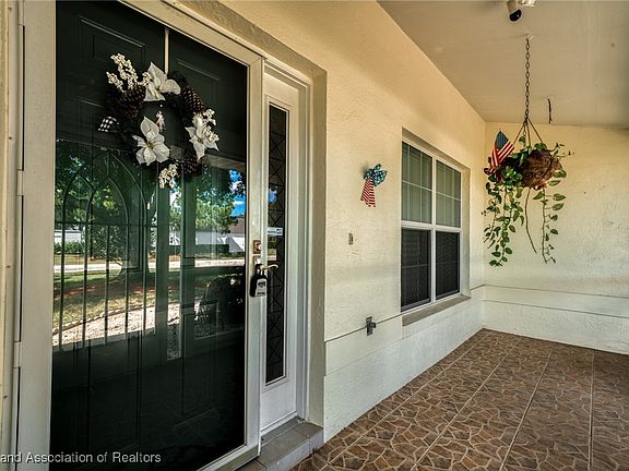 4th image of 4667 Ponce De Leon Blvd