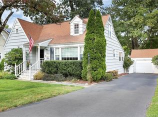 320 Round Hill Rd, Fairfield, CT 06824