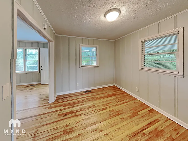 921 N Highland Dr — Photo 8