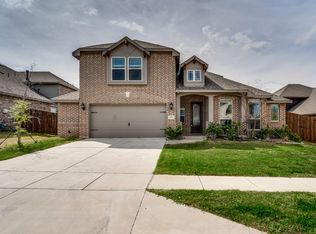 402 W Milas Ln, Glenn Heights, TX 75154