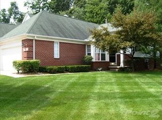 678 Chestnut Dr #1, Wixom, MI 48393