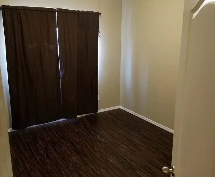 2415 W Mobile Ln — Photo 11