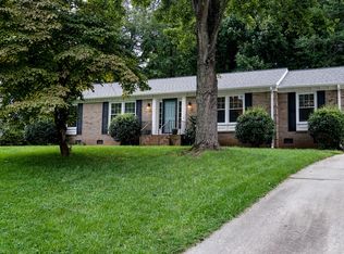 1609 Maple Ridge Ct, Greensboro, NC 27455