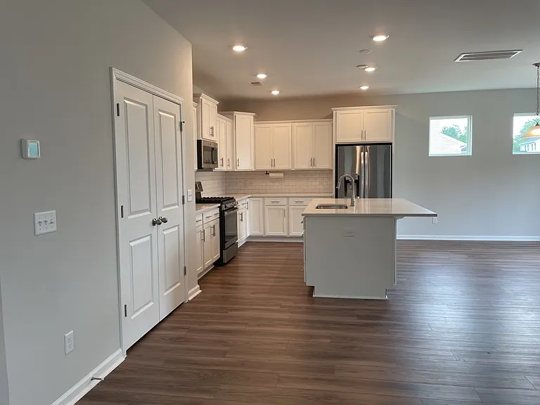 2903 Siebold Dr — Photo 10