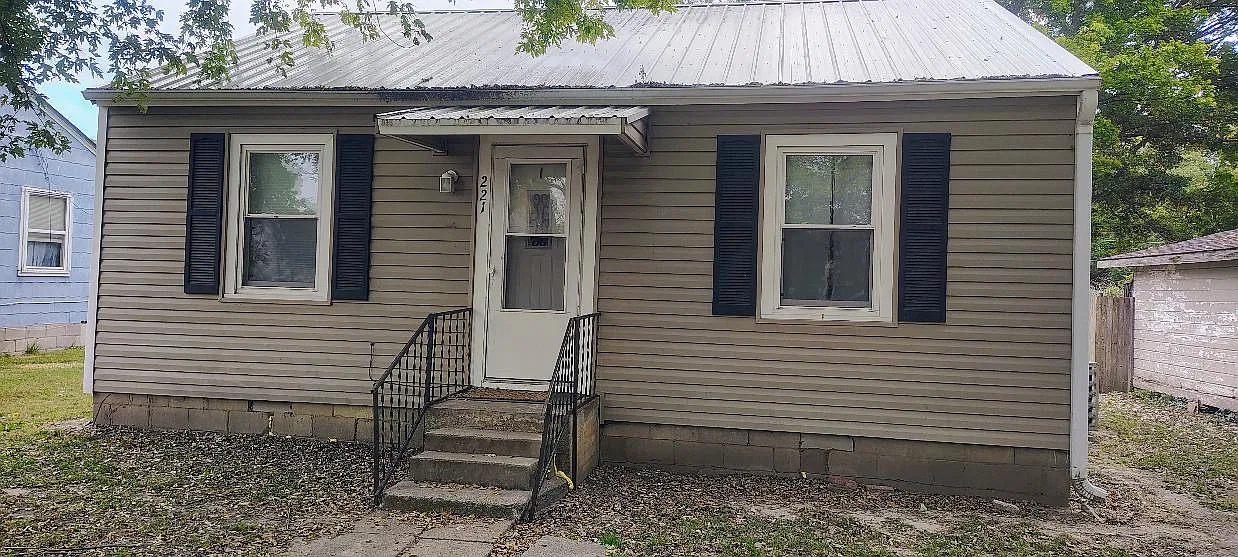 2 bed, 672 sqft, $895 — Photo 1