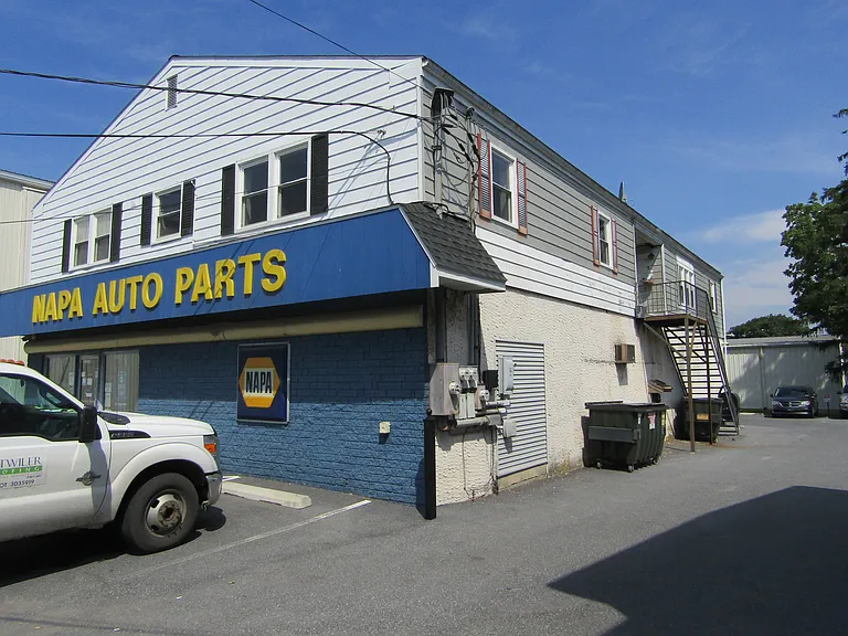 321 W Main St #A — Photo 1